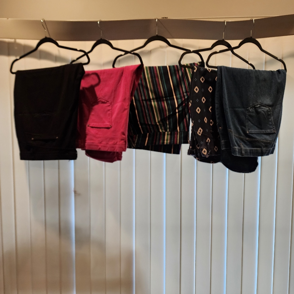 Terra & Sky Capris. All are 4x except striped, 3x(ran larger). Bundle 5
